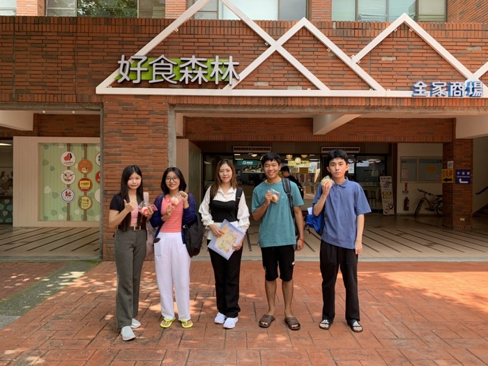 Distributing mooncakes for Mid-Autumn Festival